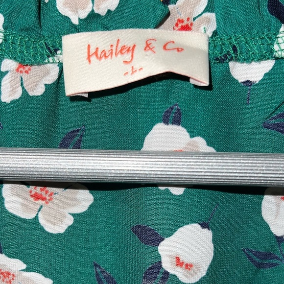 Hailey & Co. Green Floral Sleeveless Blouse – Size Large - Picture 4 of 4